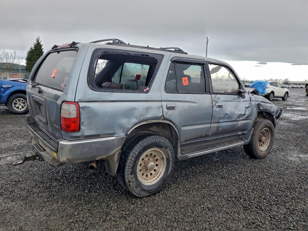 1998 TOYOTA 4RUNNER SR5 photo 3
