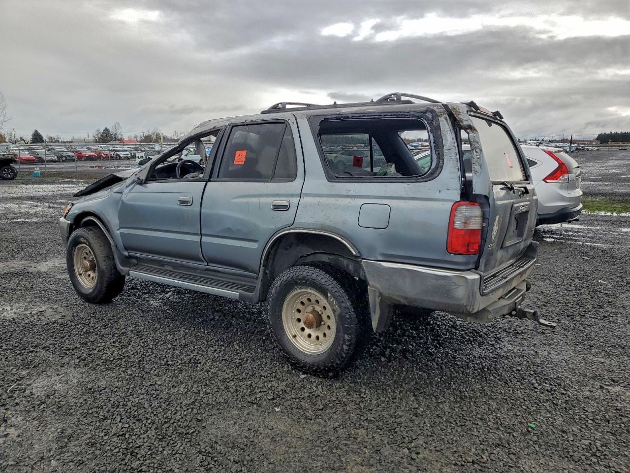 1998 TOYOTA 4RUNNER SR5 photo 2
