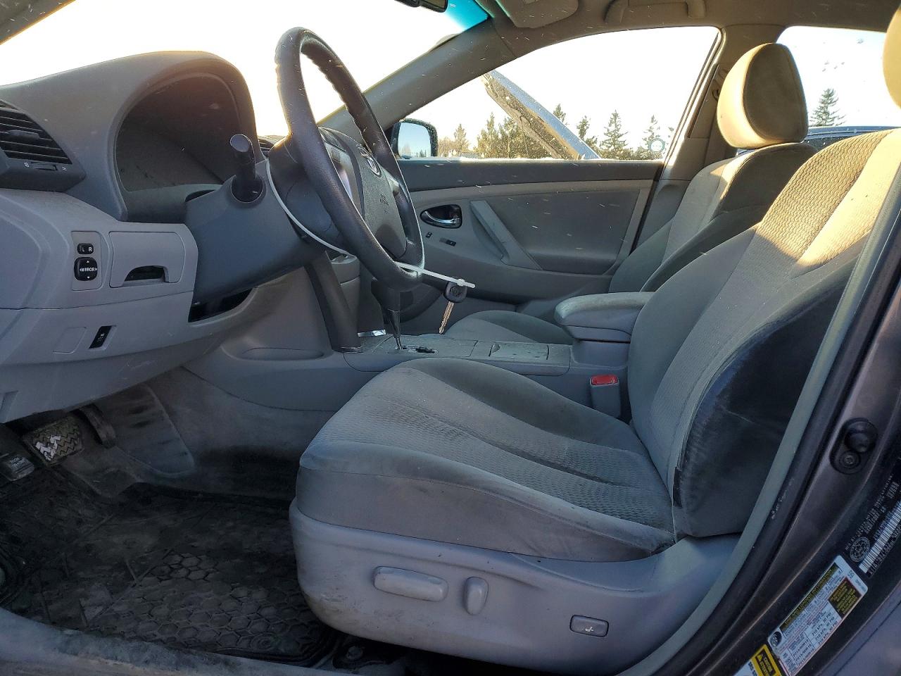 2010 TOYOTA CAMRY SE photo 7