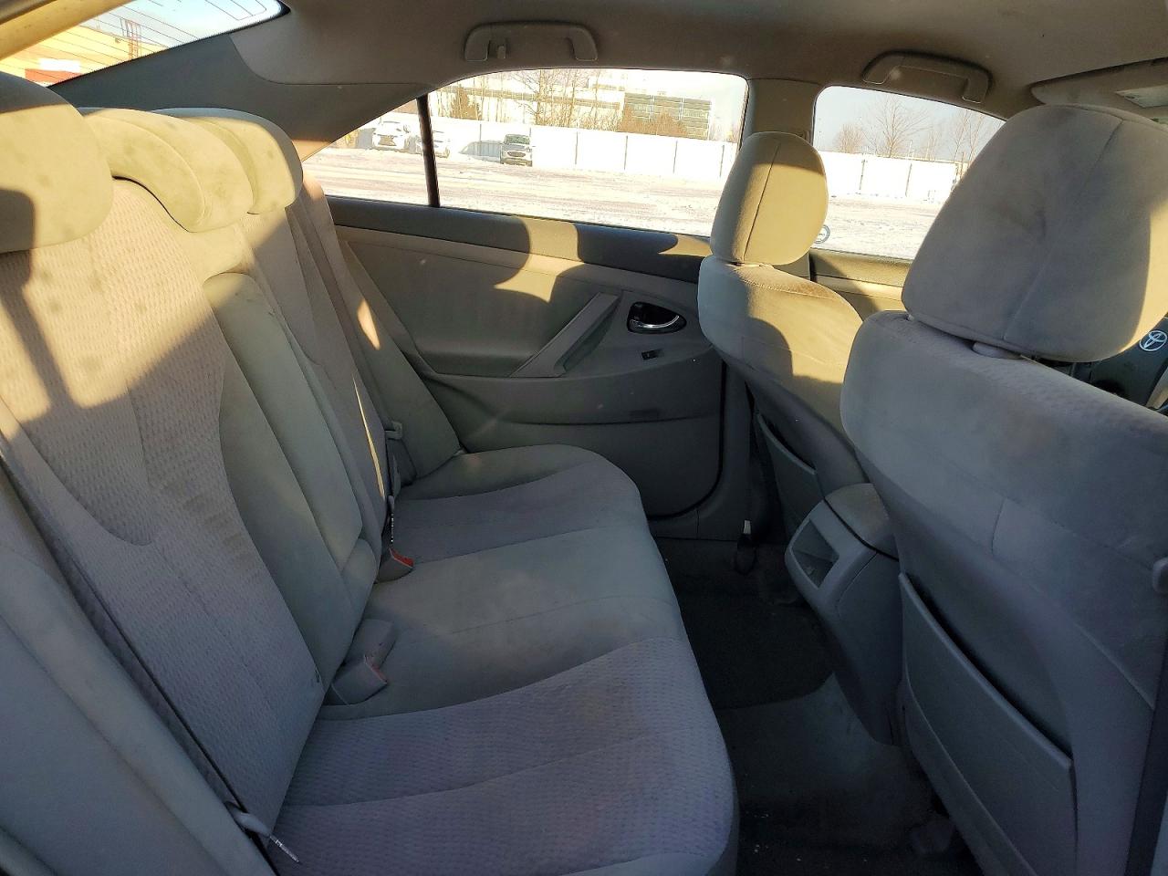 2010 TOYOTA CAMRY SE photo 10