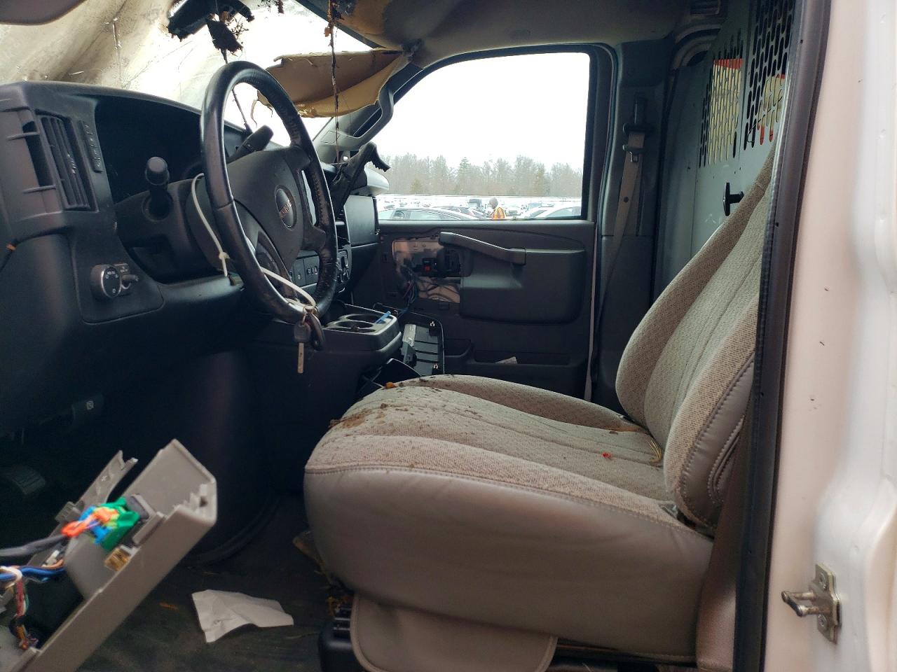 2022 GMC SAVANA G2500 photo 7