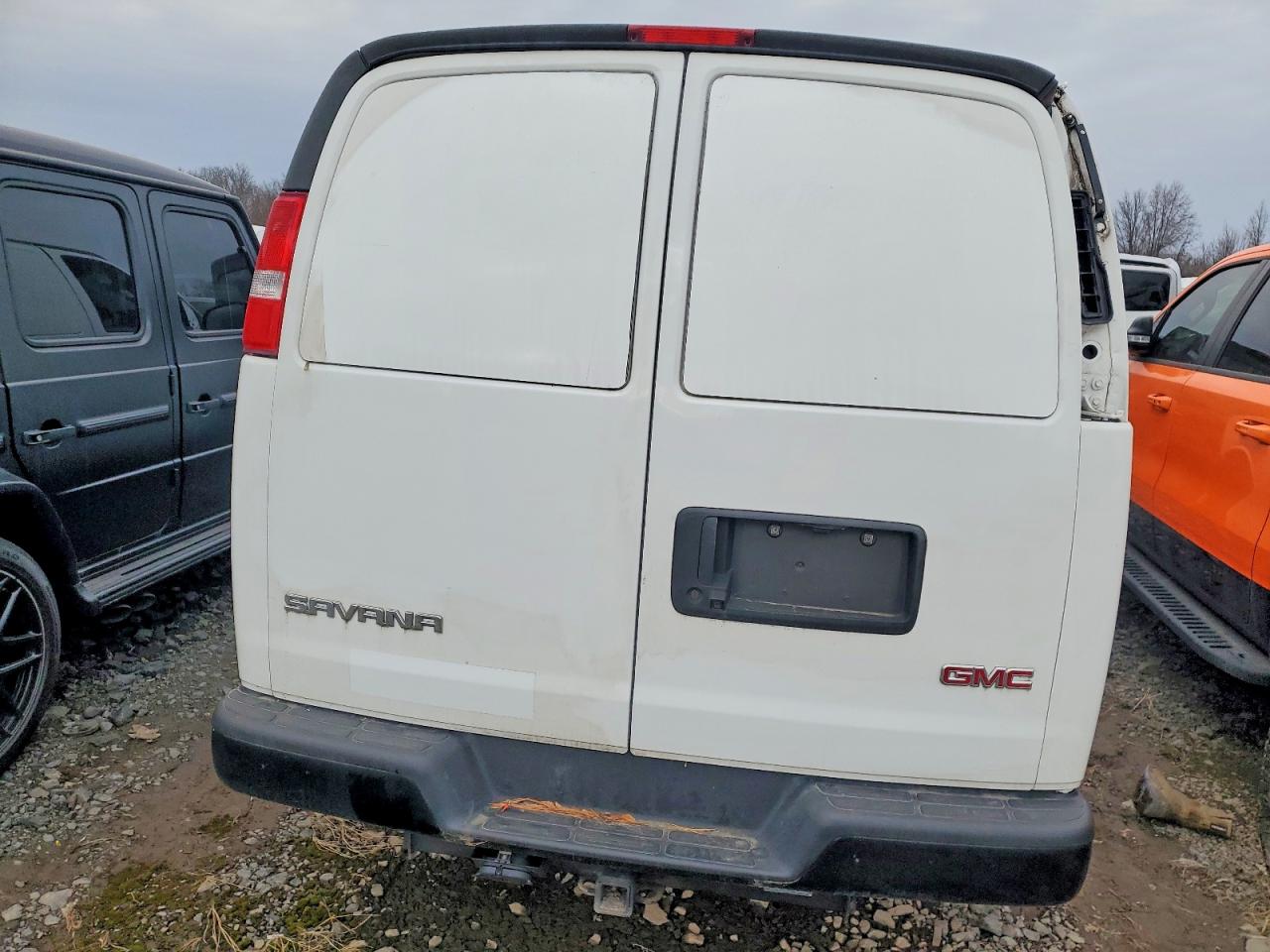 2022 GMC SAVANA G2500 photo 6