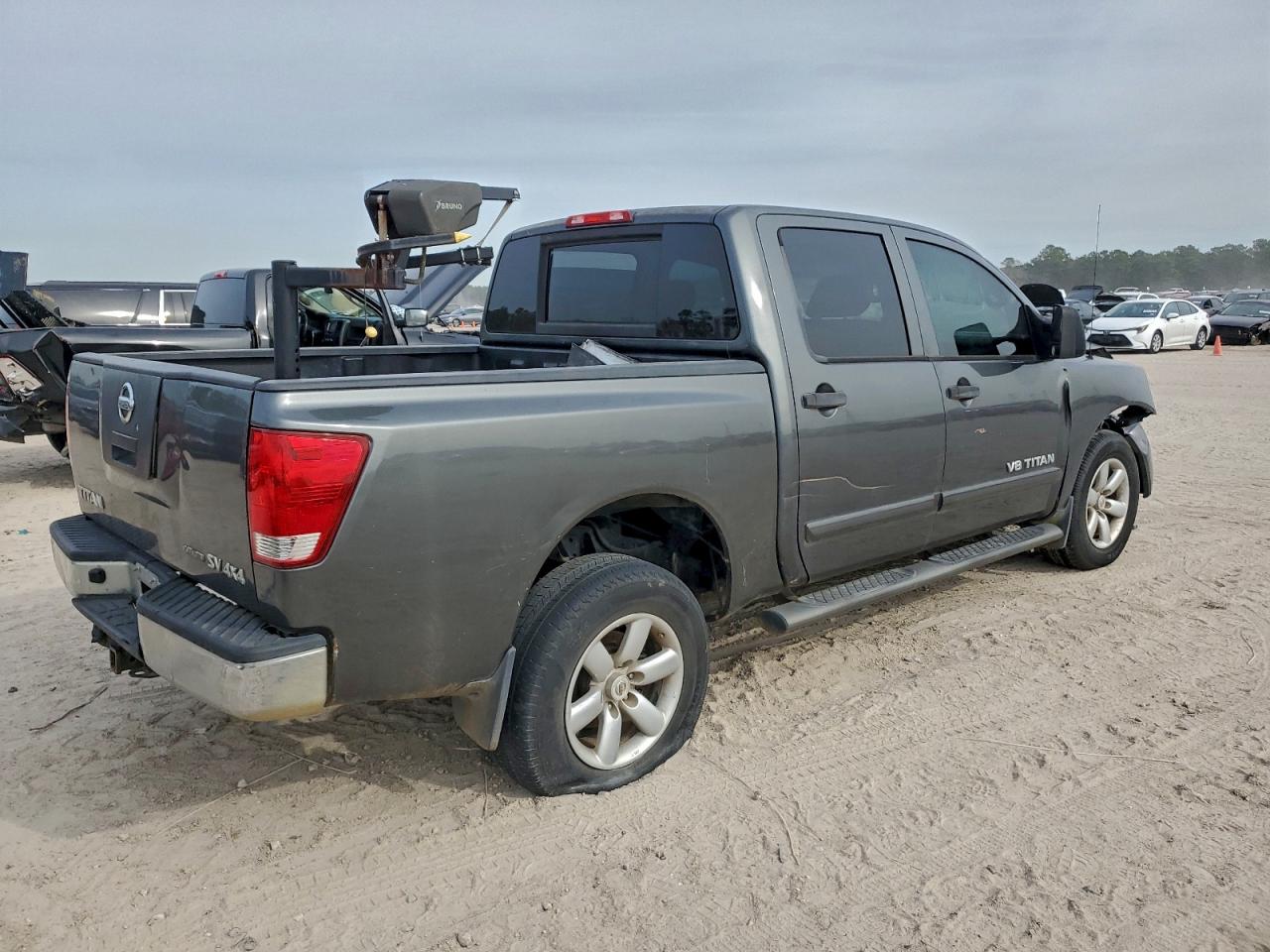 2011 NISSAN TITAN S photo 3