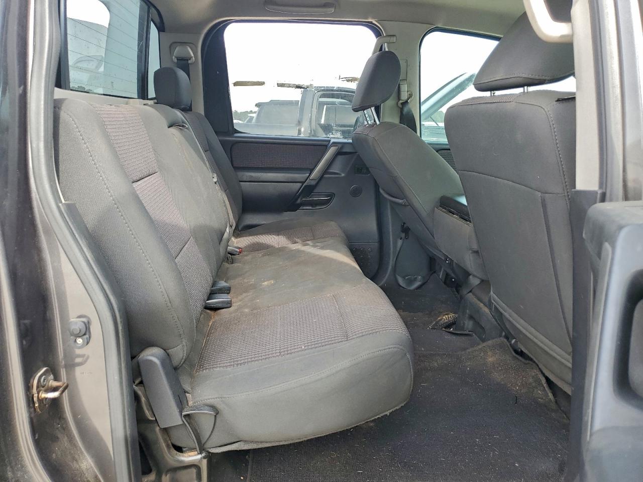 2011 NISSAN TITAN S photo 10