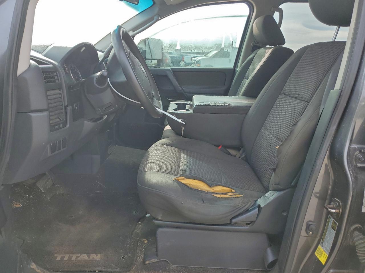 2011 NISSAN TITAN S photo 7