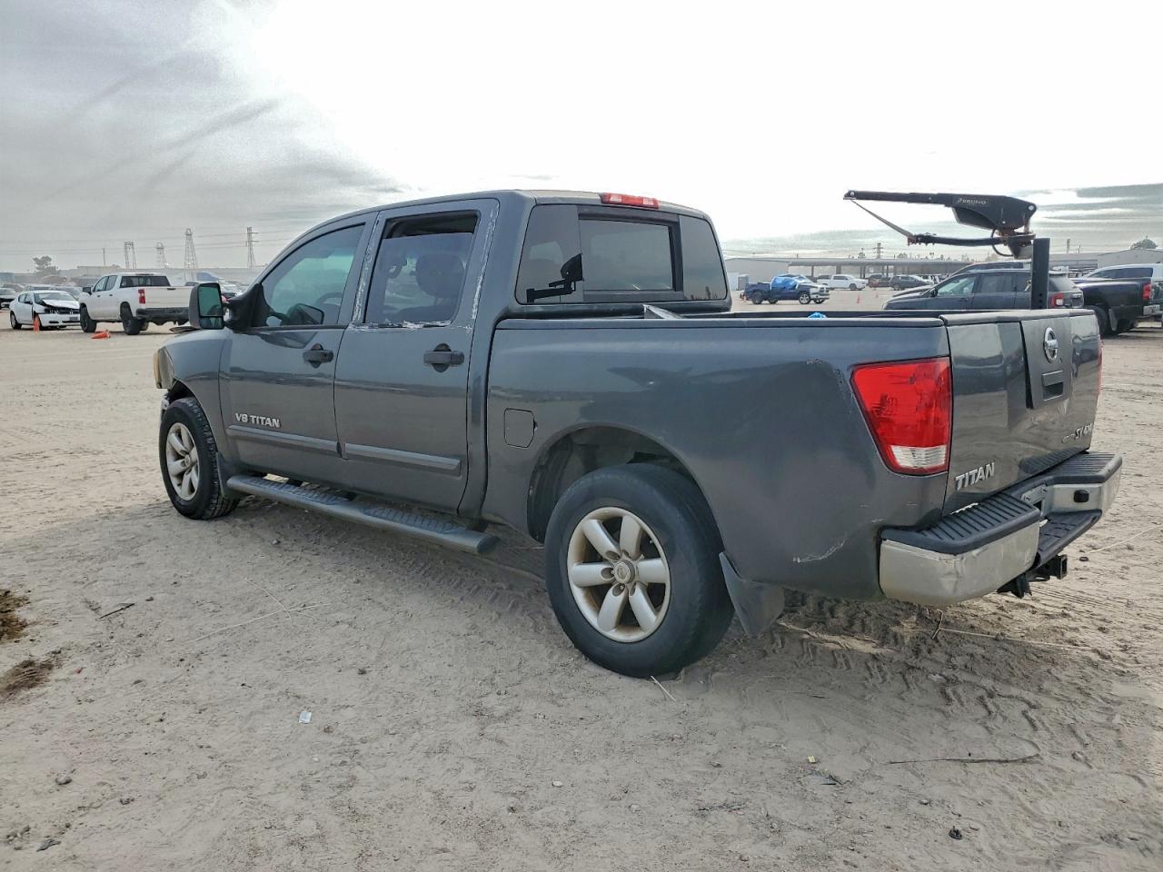 2011 NISSAN TITAN S photo 2