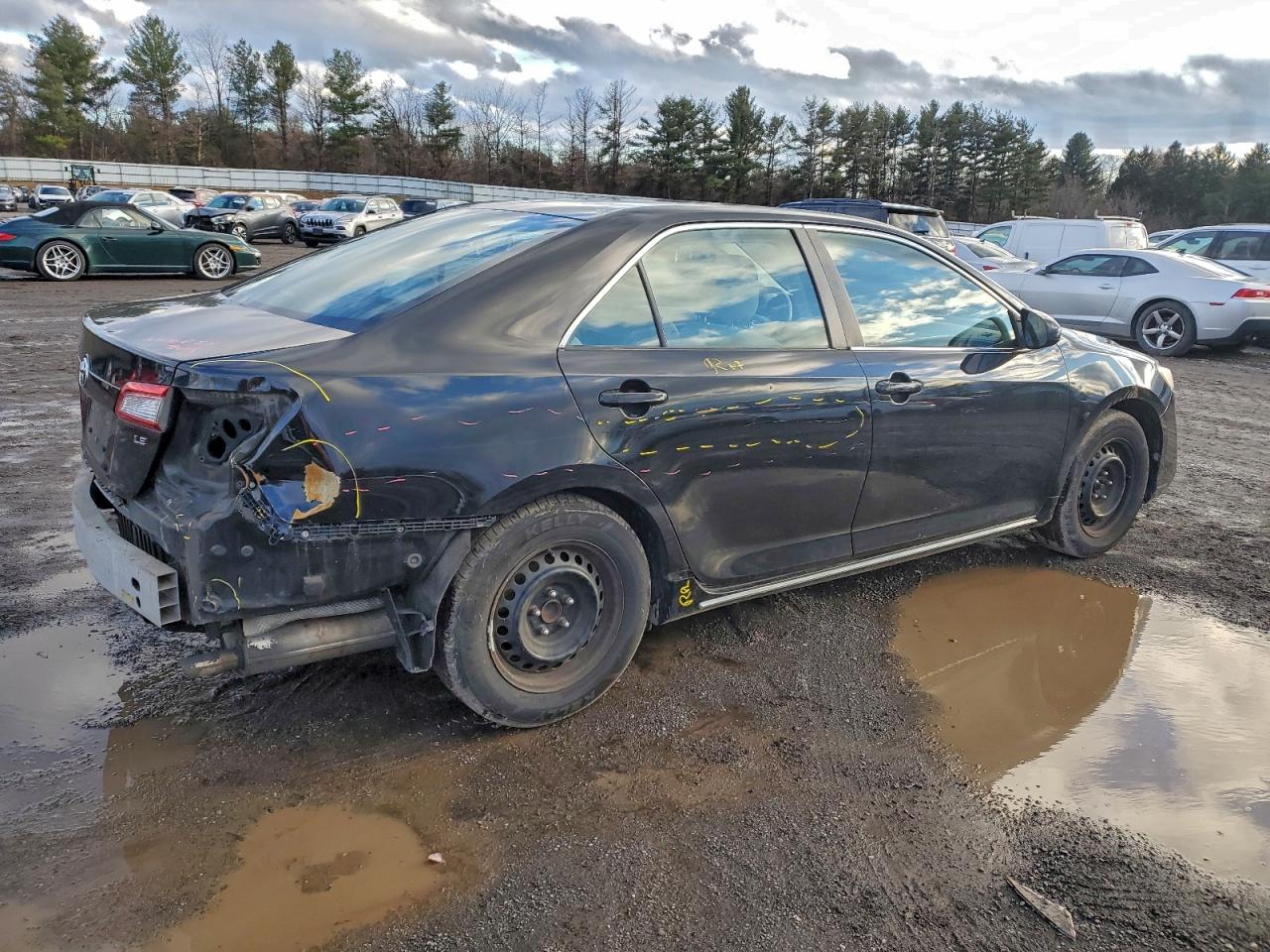 2014 TOYOTA CAMRY L photo 3