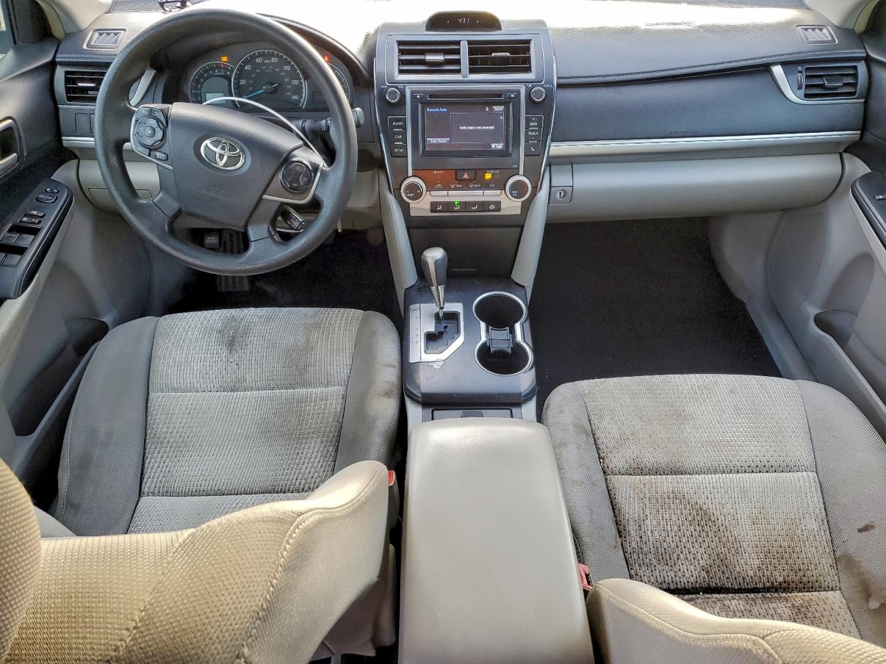 2014 TOYOTA CAMRY L photo 8