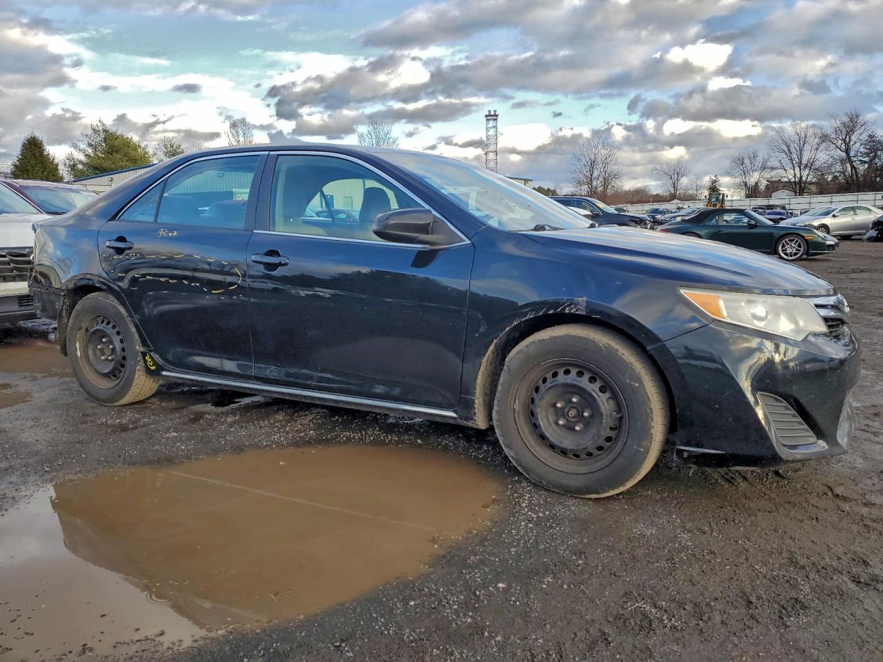 2014 TOYOTA CAMRY L photo 4