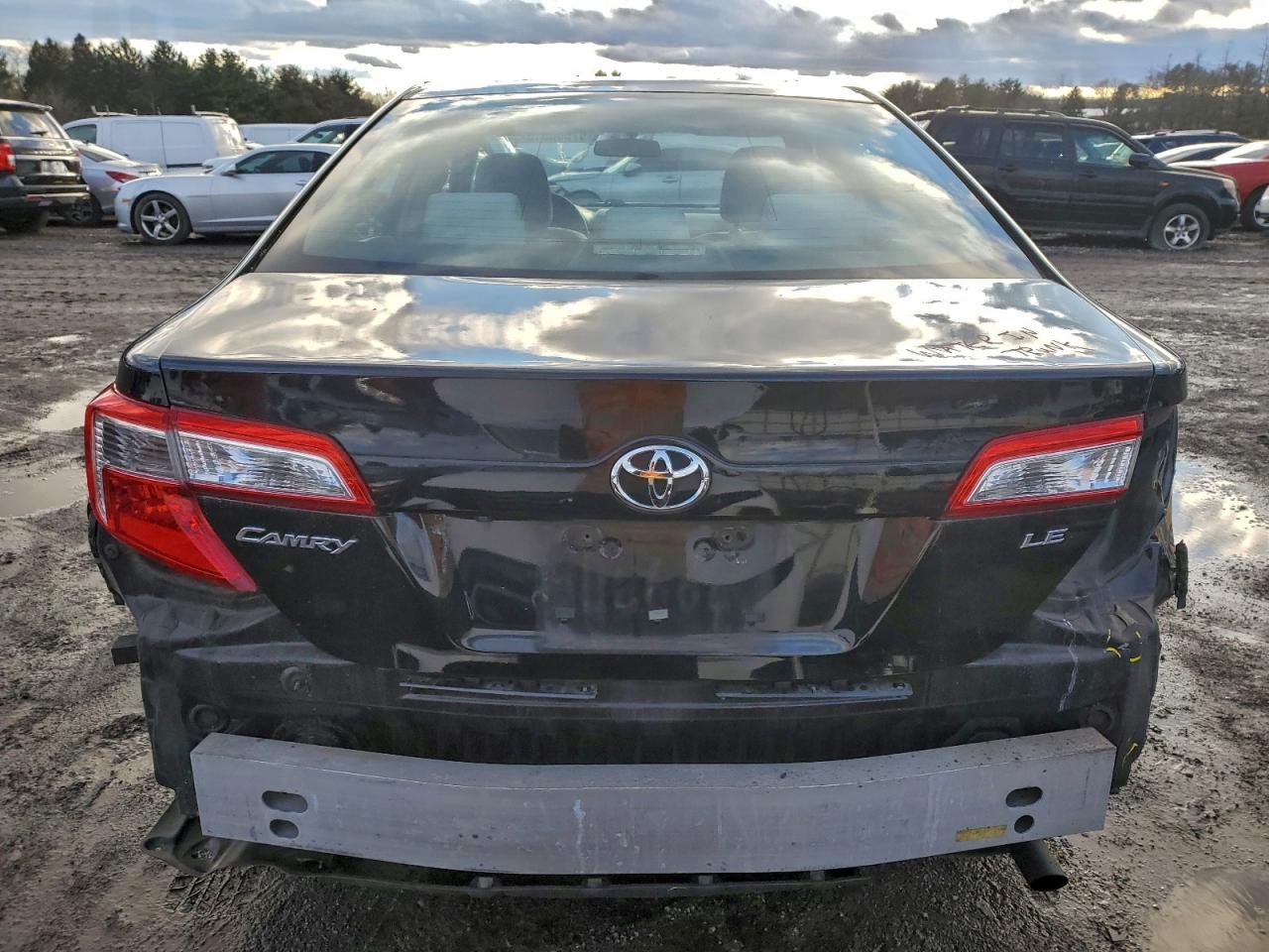 2014 TOYOTA CAMRY L photo 6
