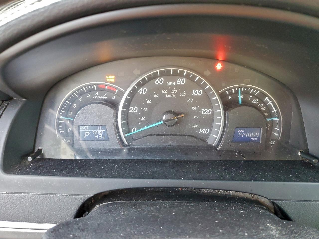 2014 TOYOTA CAMRY L photo 9