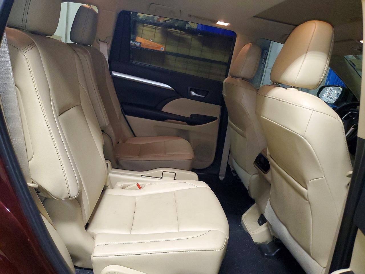 2019 TOYOTA HIGHLANDER SE photo 11
