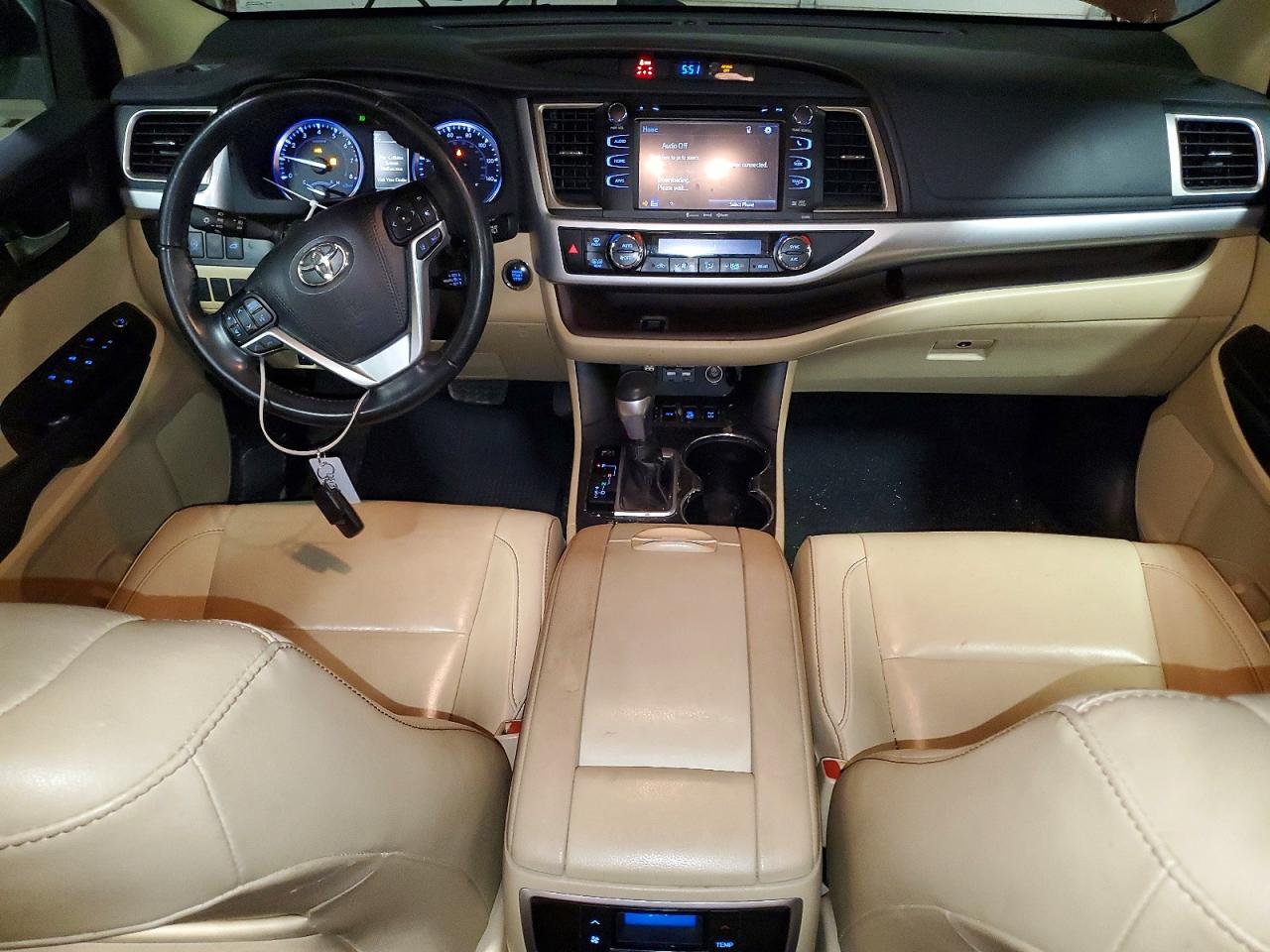 2019 TOYOTA HIGHLANDER SE photo 8