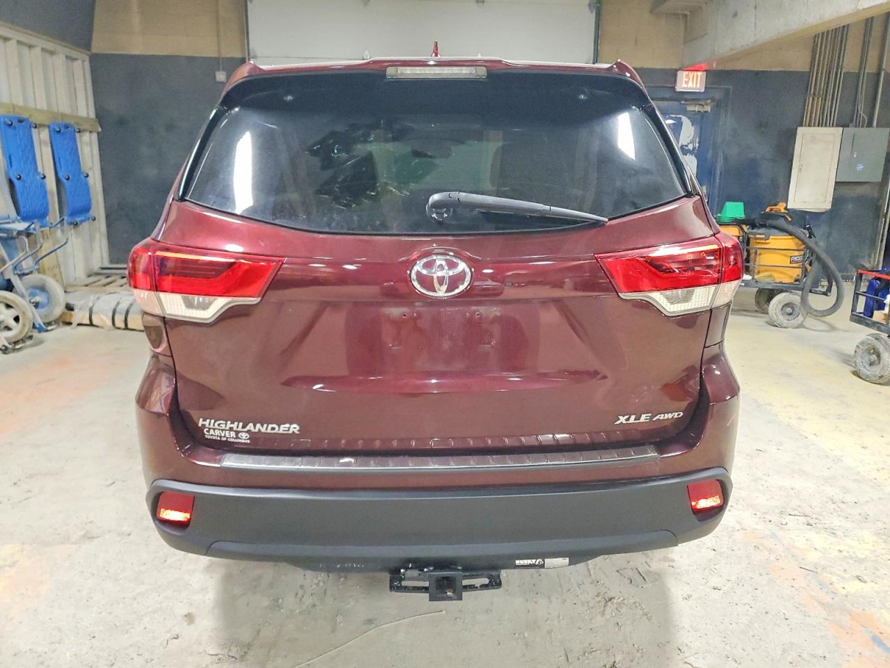 2019 TOYOTA HIGHLANDER SE photo 6