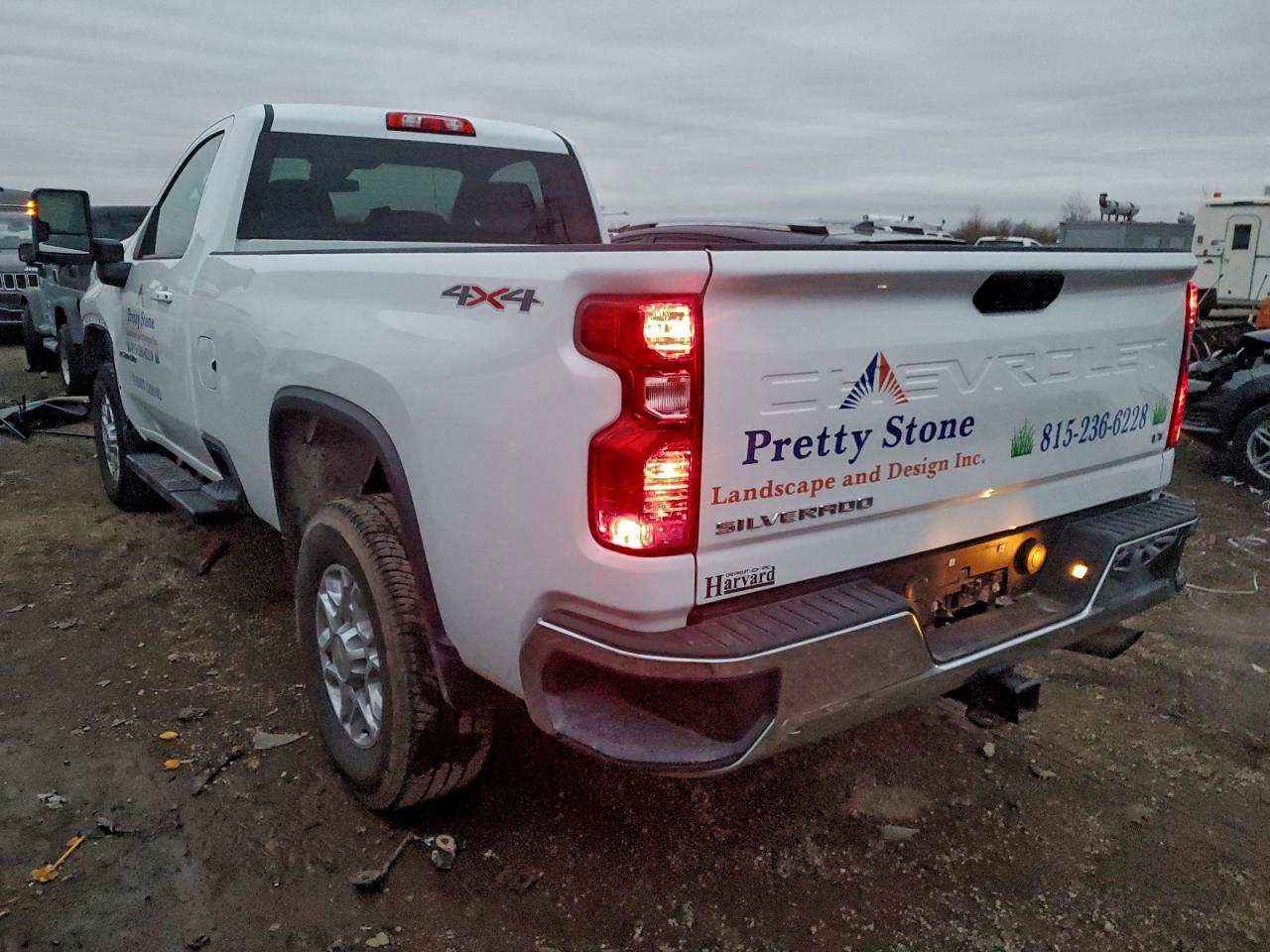 2024 CHEVROLET SILVERADO K2500 HEAVY DUTY LT photo 3