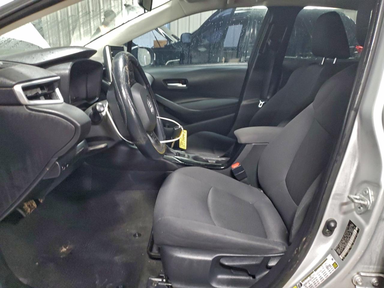 2021 TOYOTA COROLLA LE photo 13