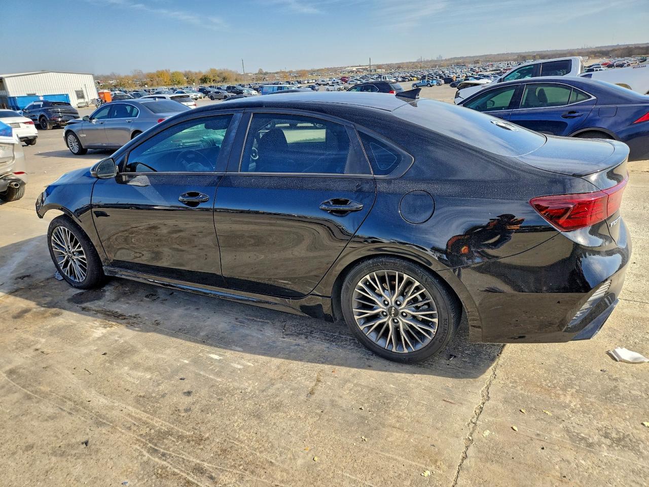2024 KIA FORTE GT LINE photo 3