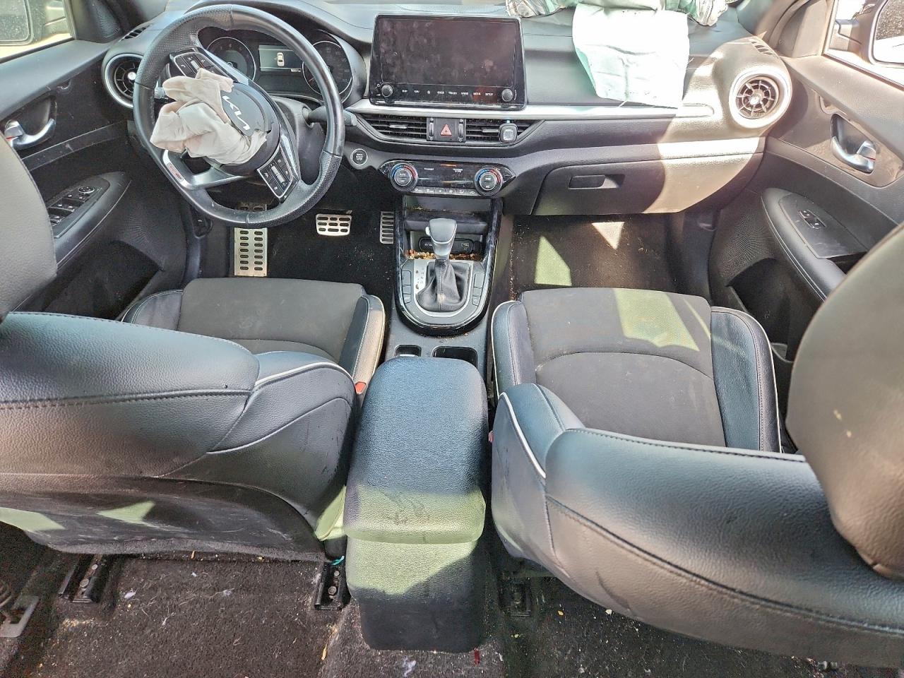 2024 KIA FORTE GT LINE photo 15
