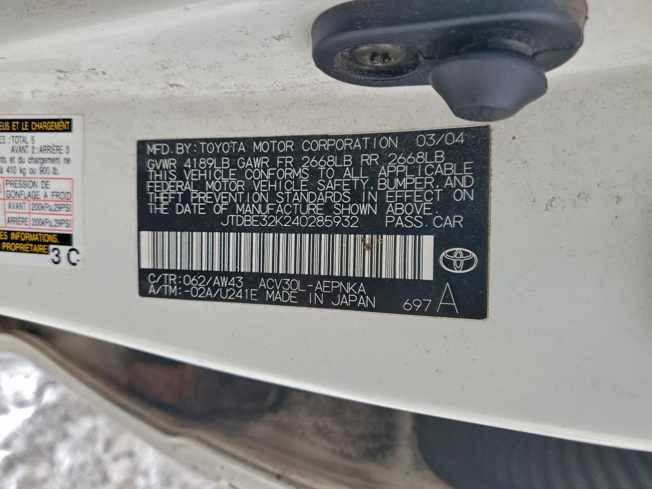 2004 TOYOTA CAMRY LE photo 12