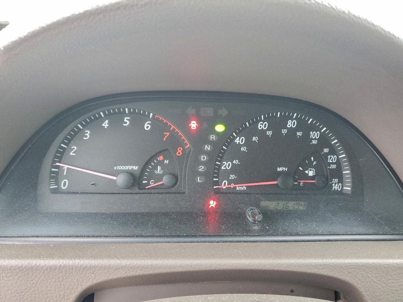 2004 TOYOTA CAMRY LE photo 9