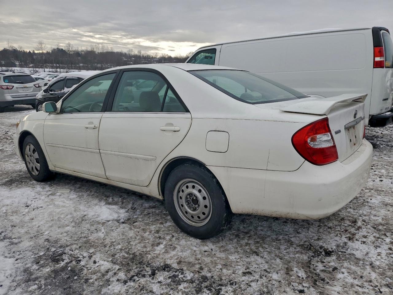 2004 TOYOTA CAMRY LE photo 2