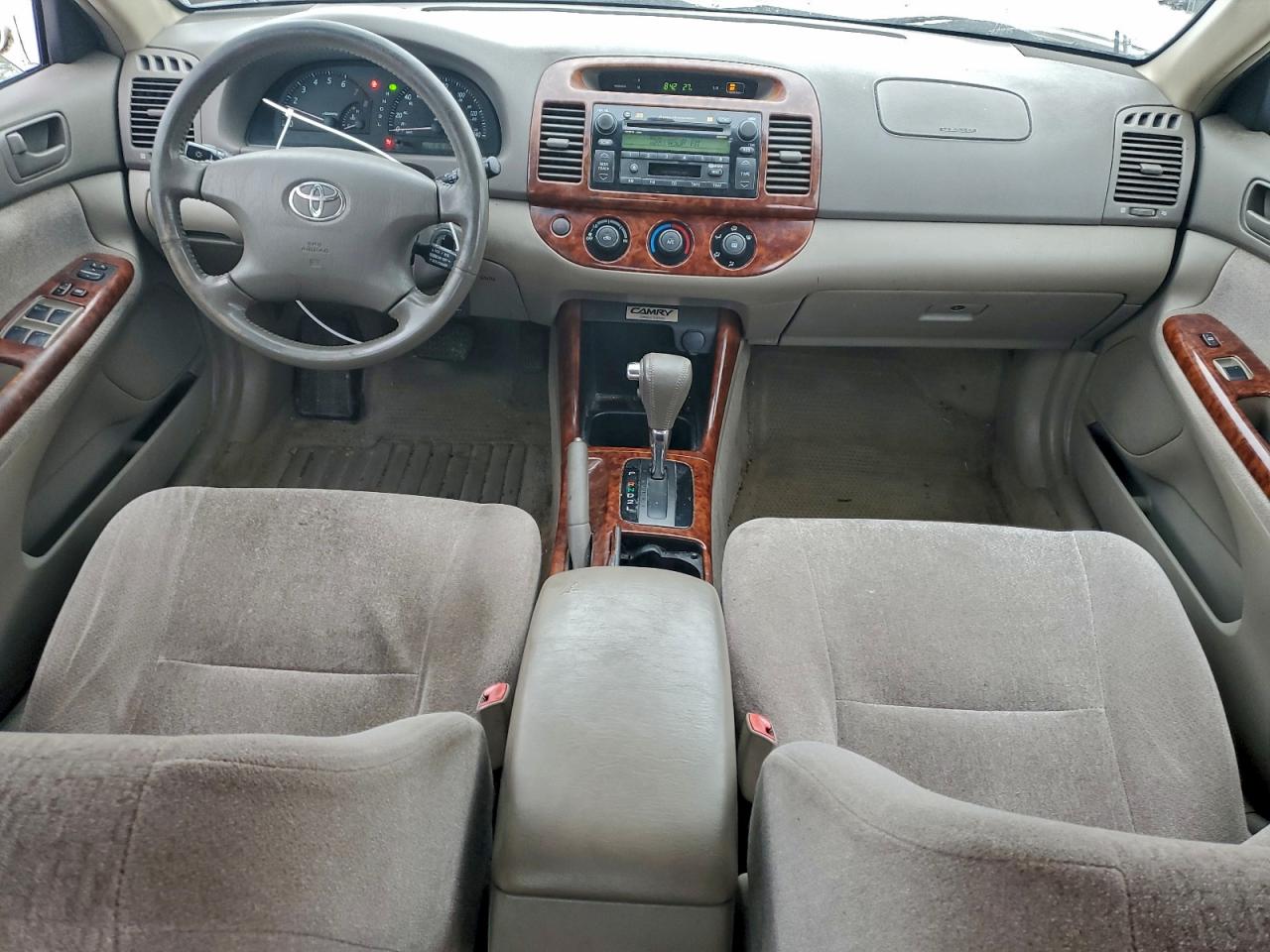 2004 TOYOTA CAMRY LE photo 8