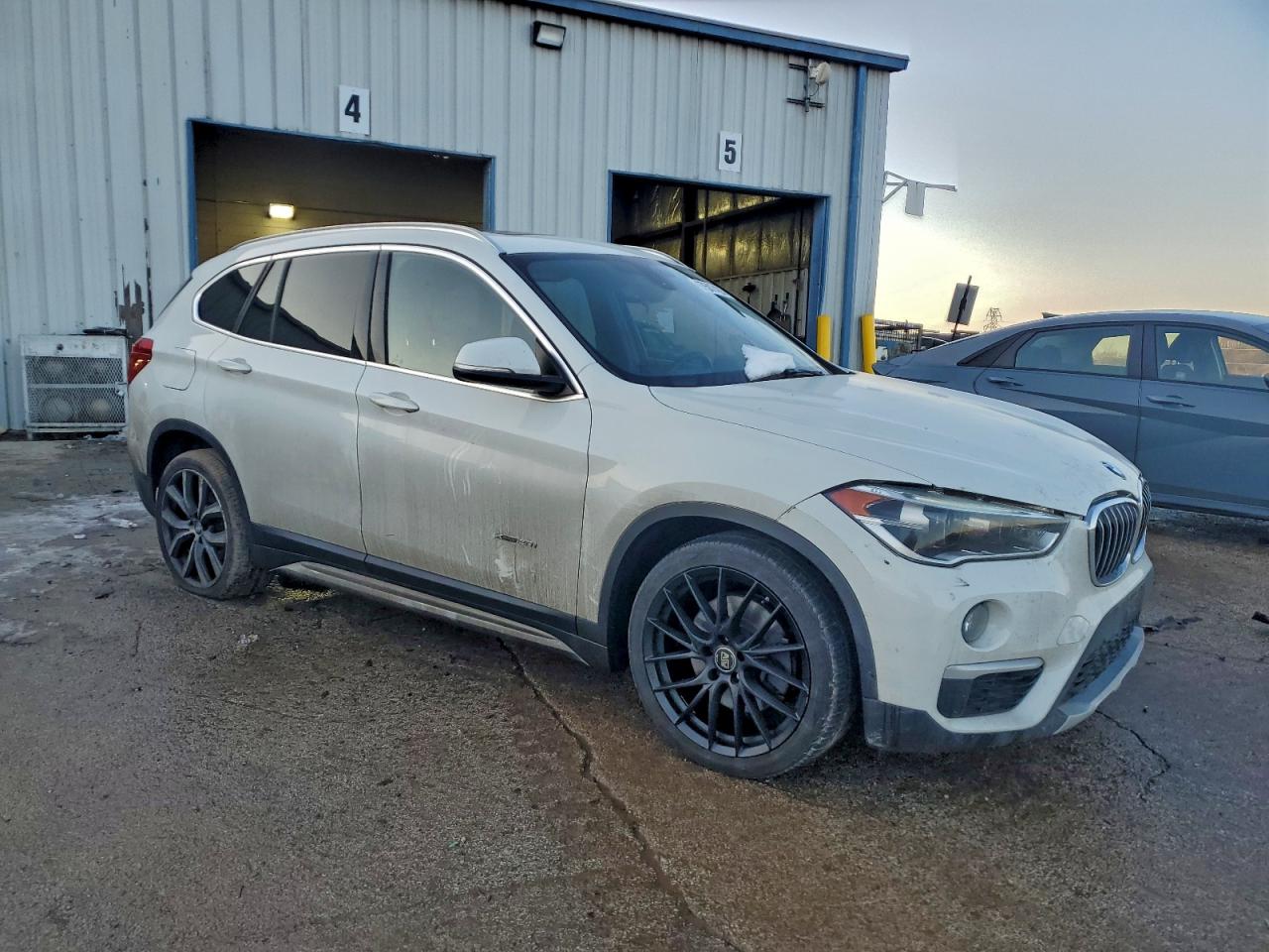 2016 BMW X1 XDRIVE28I photo 4