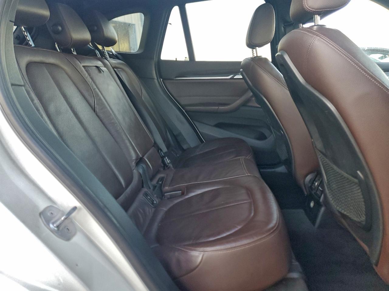 2016 BMW X1 XDRIVE28I photo 11
