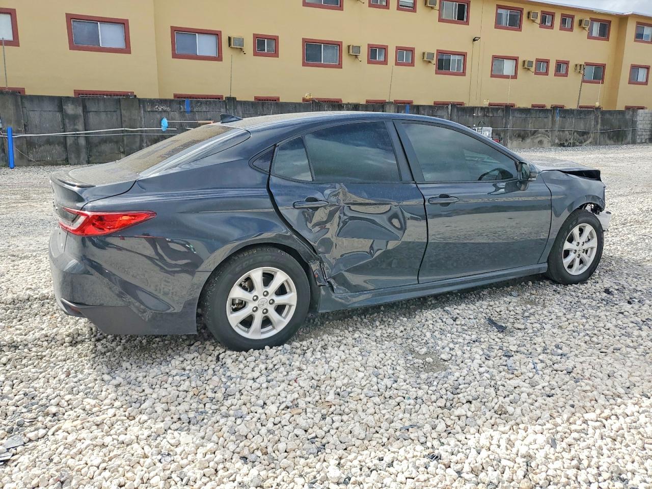 2025 TOYOTA CAMRY XSE photo 3
