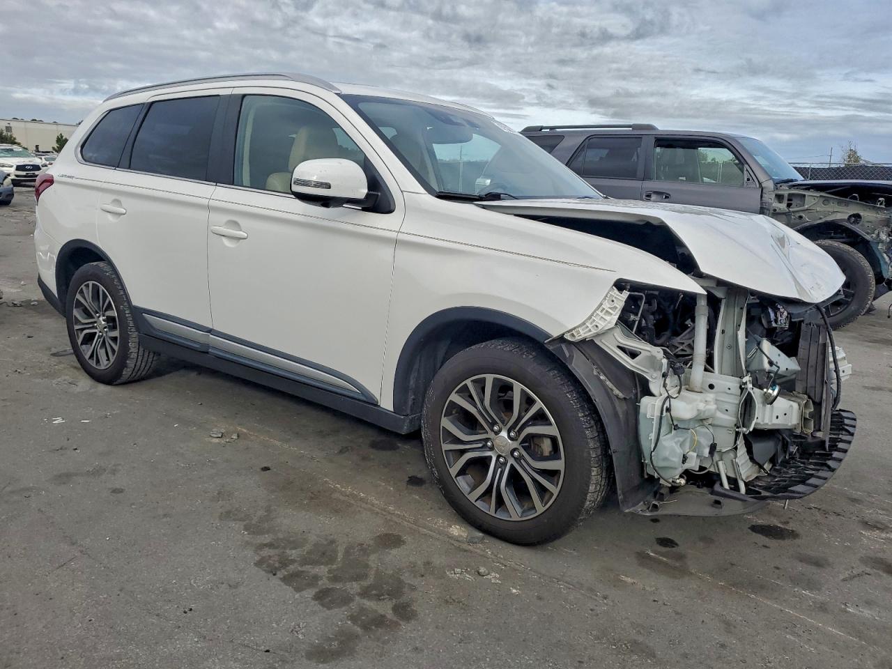 2018 MITSUBISHI OUTLANDER SE photo 4