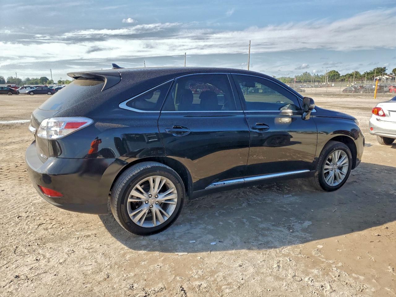2011 LEXUS RX 450H photo 3