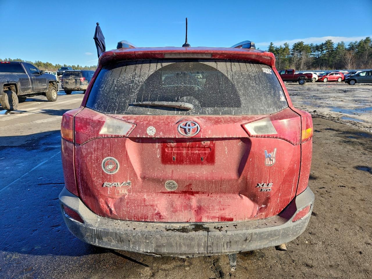 2015 TOYOTA RAV4 XLE photo 6
