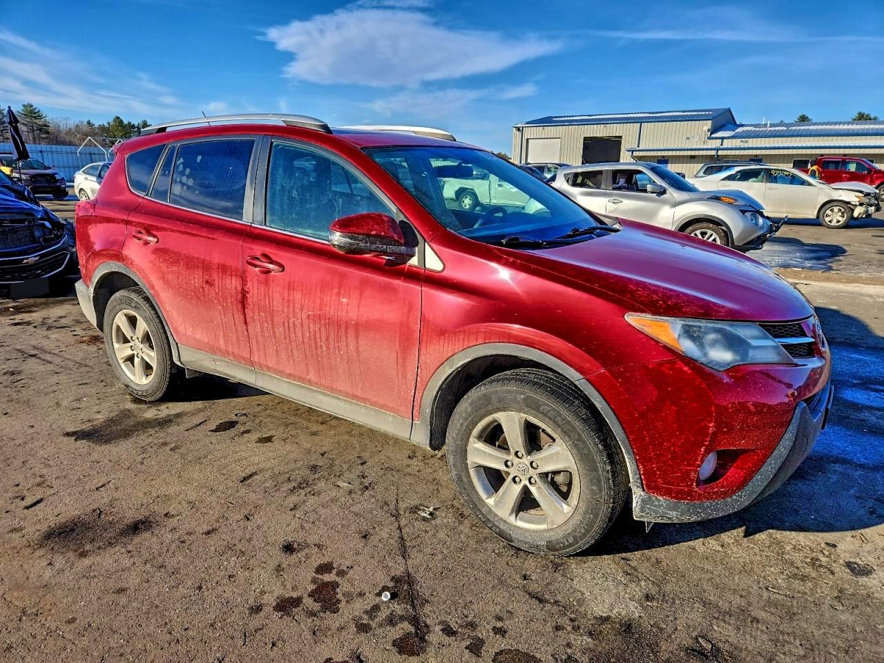 2015 TOYOTA RAV4 XLE photo 4