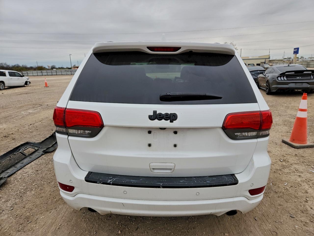 2015 JEEP GRAND CHEROKEE LAREDO photo 6