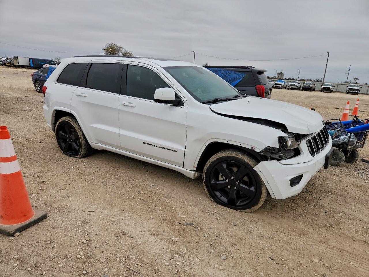 2015 JEEP GRAND CHEROKEE LAREDO photo 4