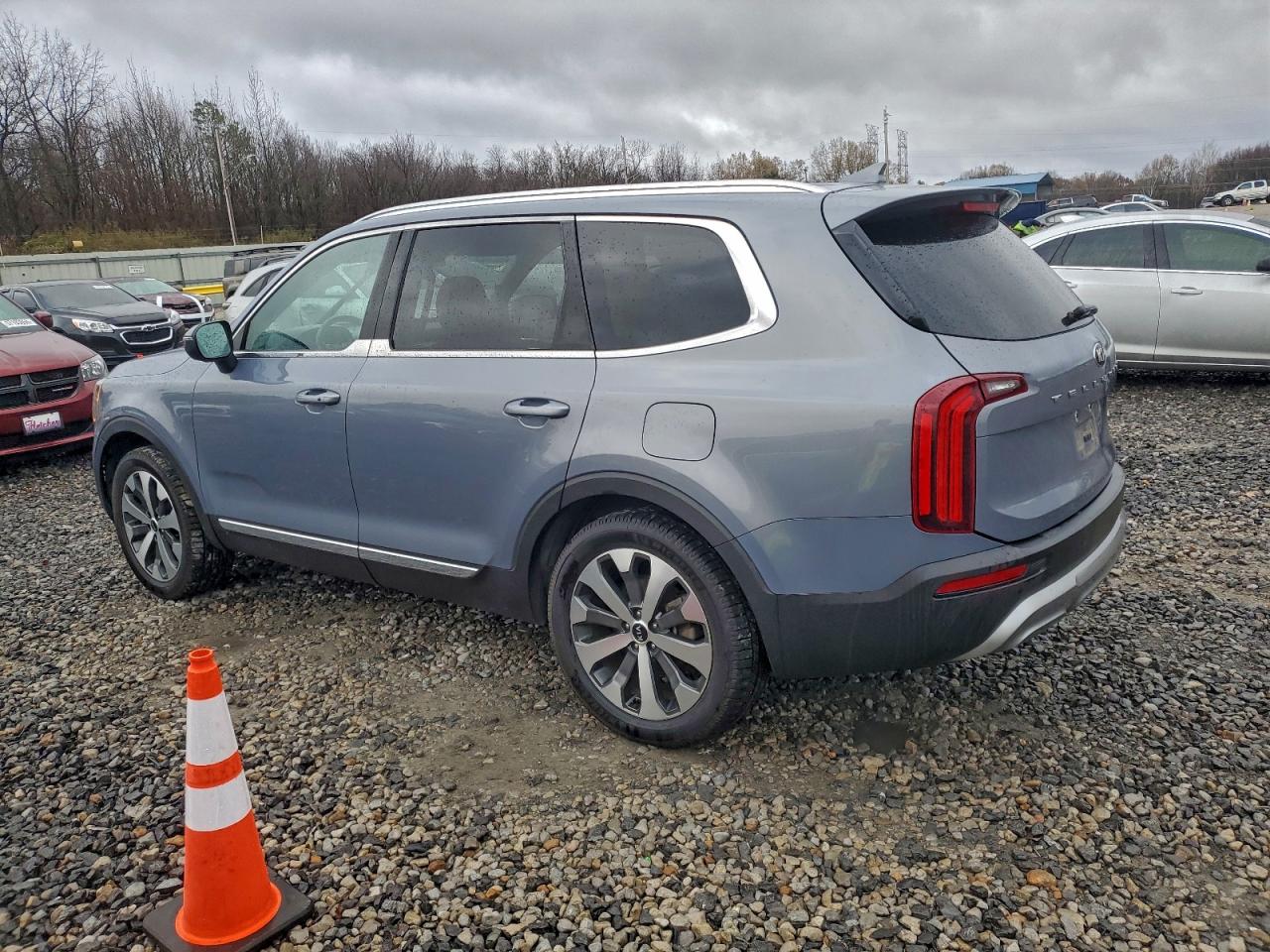 2021 KIA TELLURIDE EX photo 2