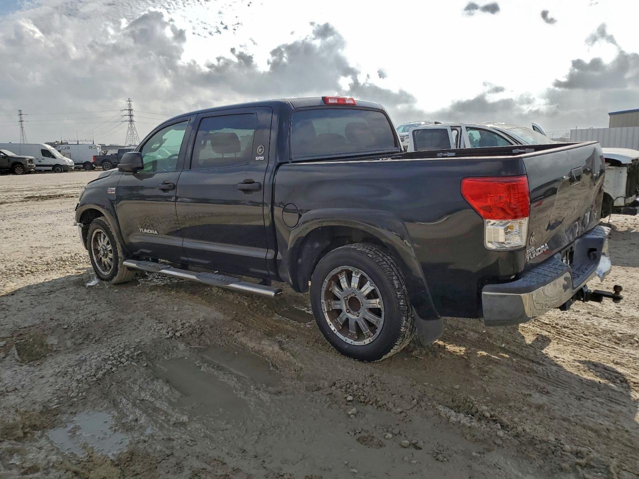 2012 TOYOTA TUNDRA CREWMAX SR5 photo 2