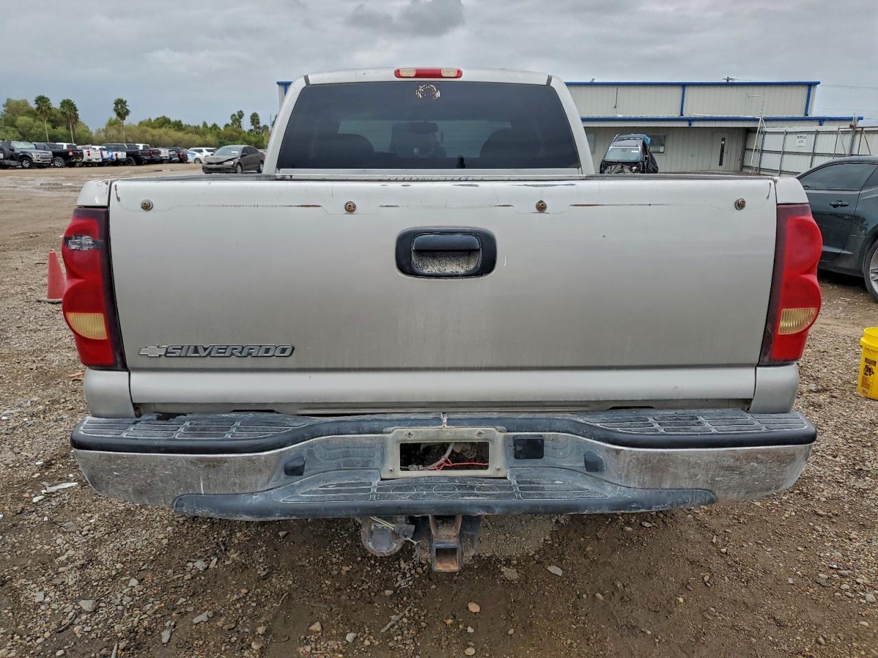 2006 CHEVROLET SILVERADO C1500 photo 11