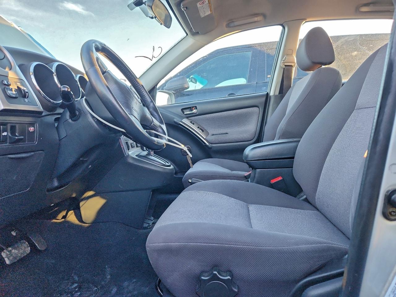 2003 TOYOTA COROLLA MATRIX XR photo 13