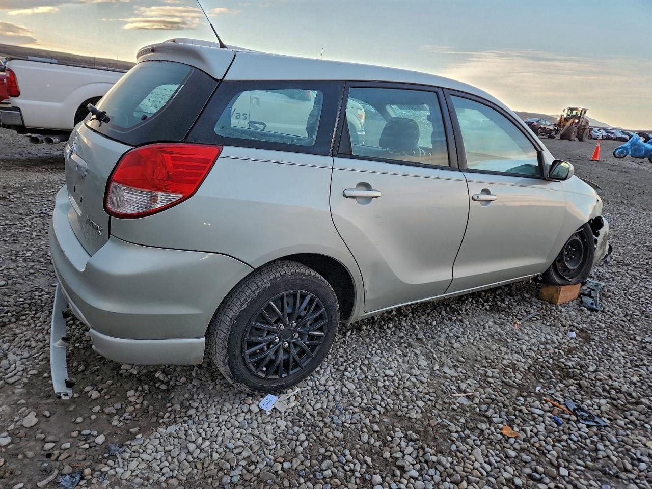 2003 TOYOTA COROLLA MATRIX XR photo 5