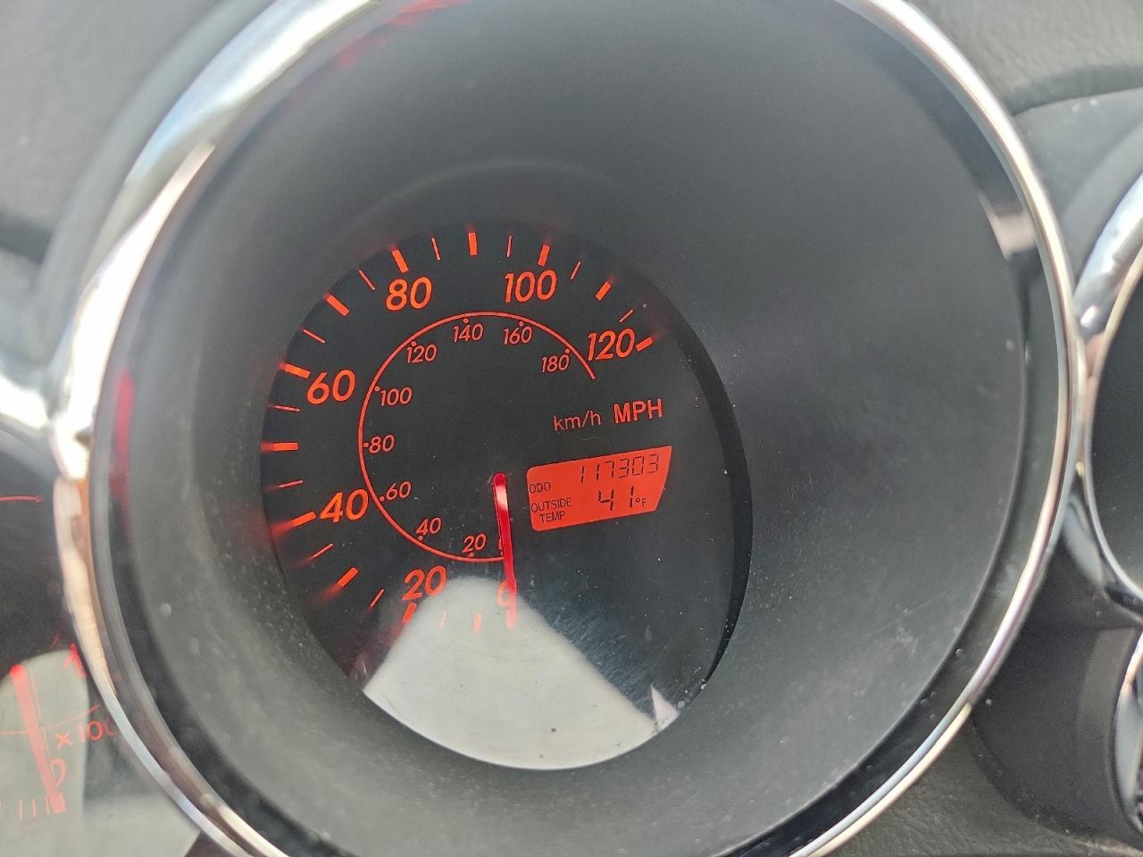 2003 TOYOTA COROLLA MATRIX XR photo 17