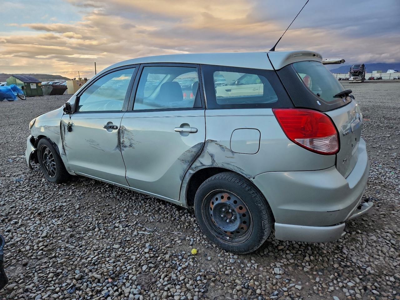 2003 TOYOTA COROLLA MATRIX XR photo 3