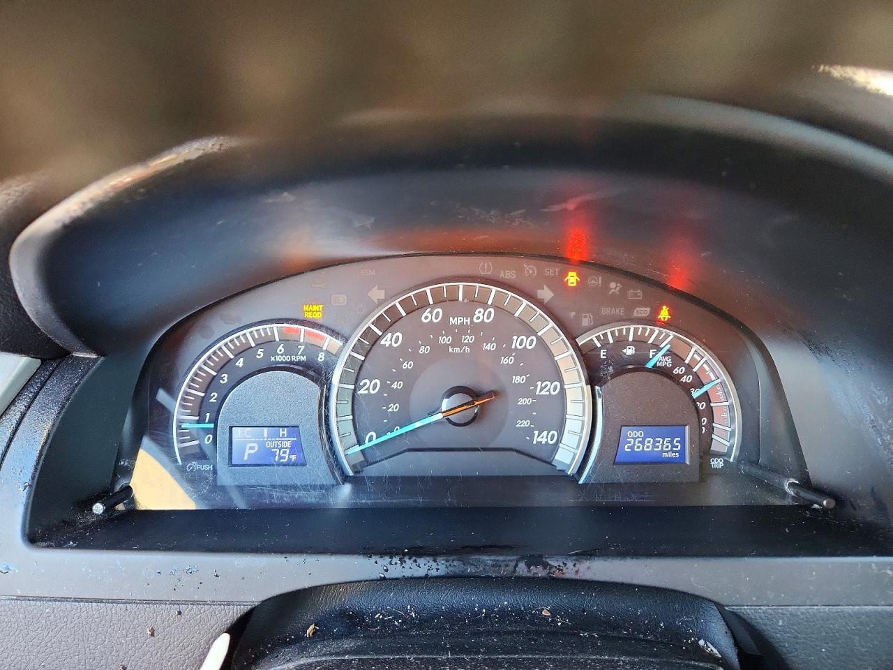 2014 TOYOTA CAMRY L photo 17