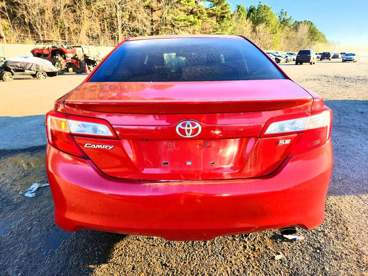 2014 TOYOTA CAMRY L photo 11