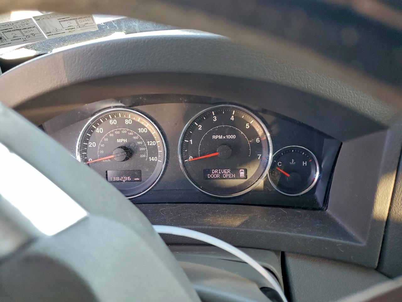 2010 JEEP GRAND CHEROKEE LAREDO photo 9