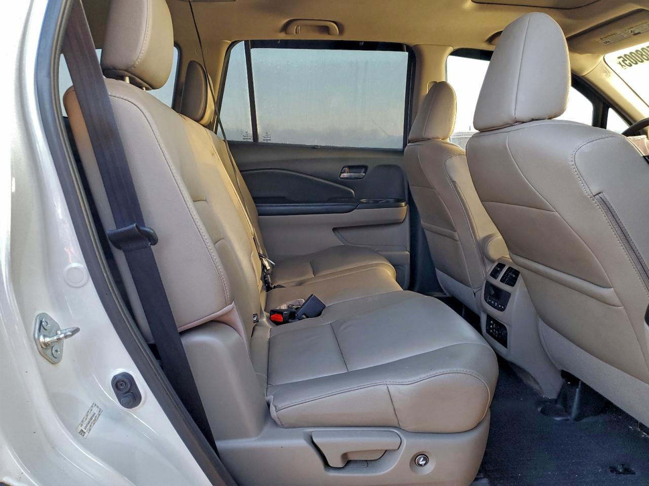 2016 HONDA PILOT EXL photo 11