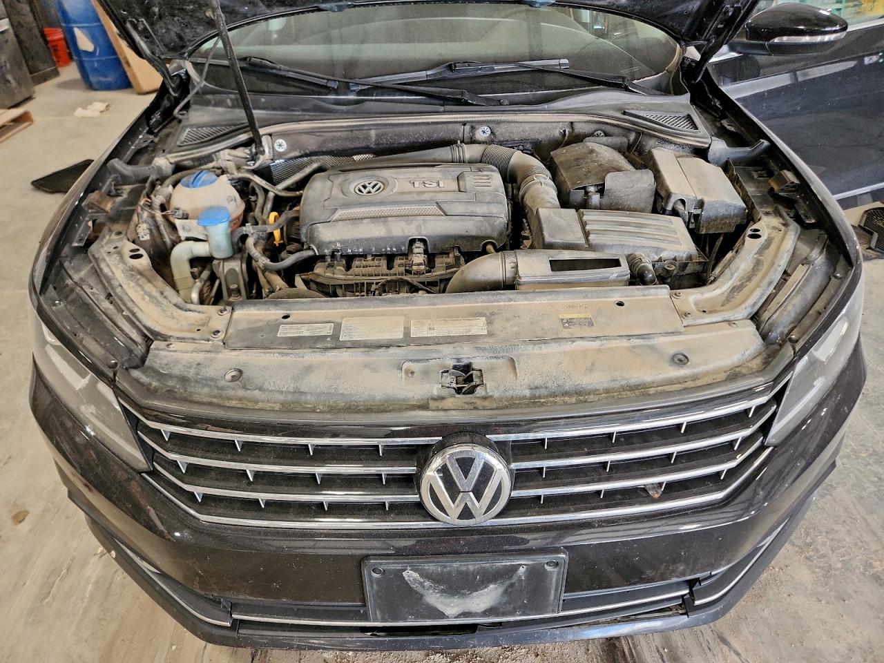 2017 VOLKSWAGEN PASSAT S photo 11