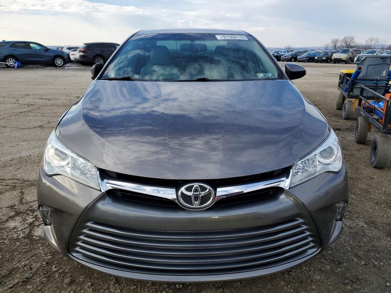 2015 TOYOTA CAMRY LE photo 5