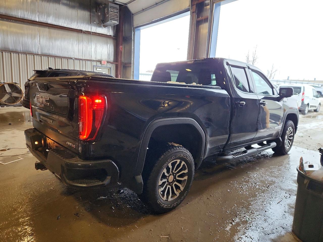 2020 GMC SIERRA K1500 AT4 photo 3