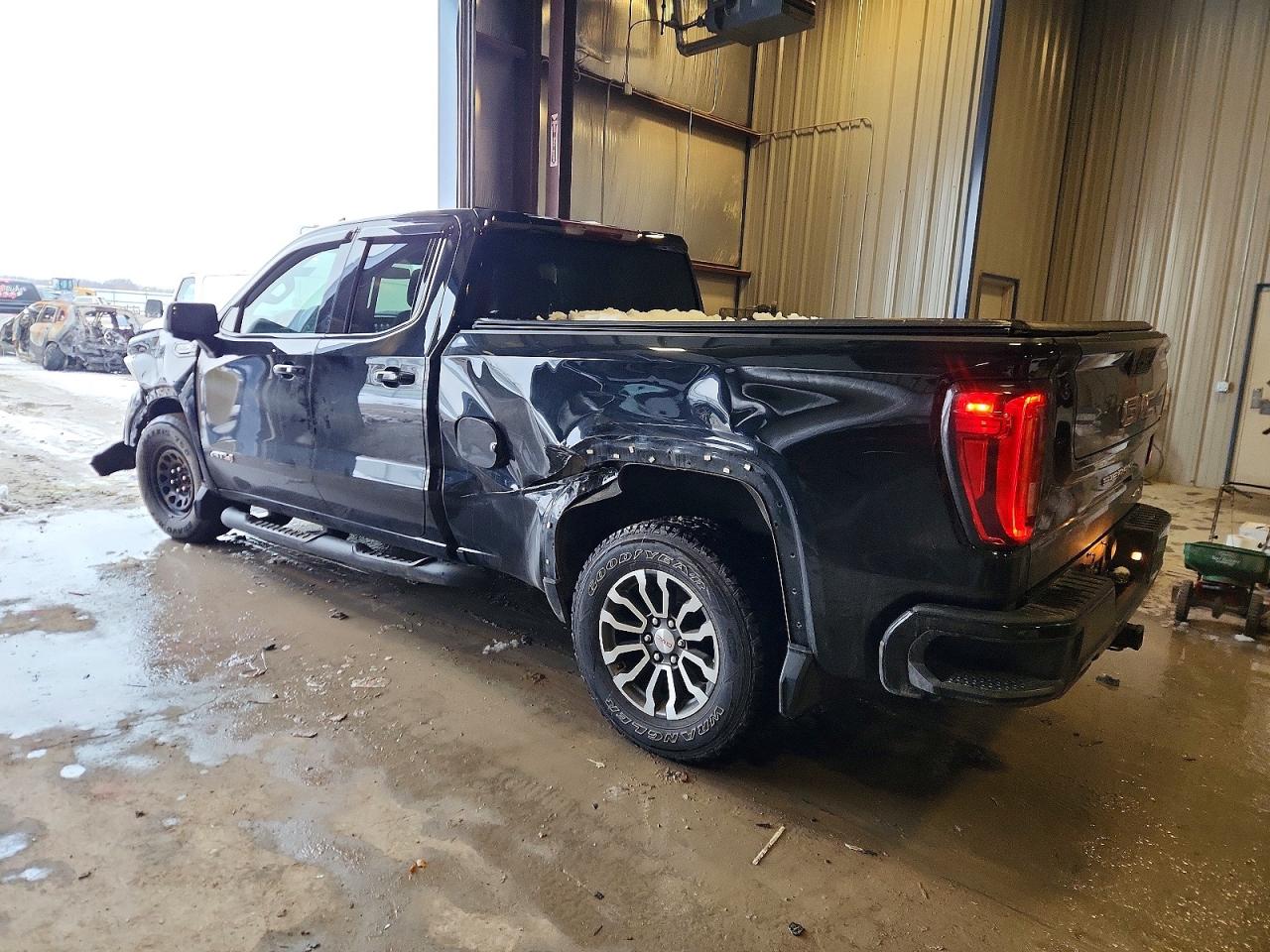 2020 GMC SIERRA K1500 AT4 photo 2